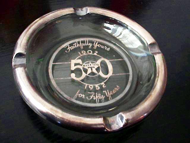 ashtray1.jpg (37941 bytes)